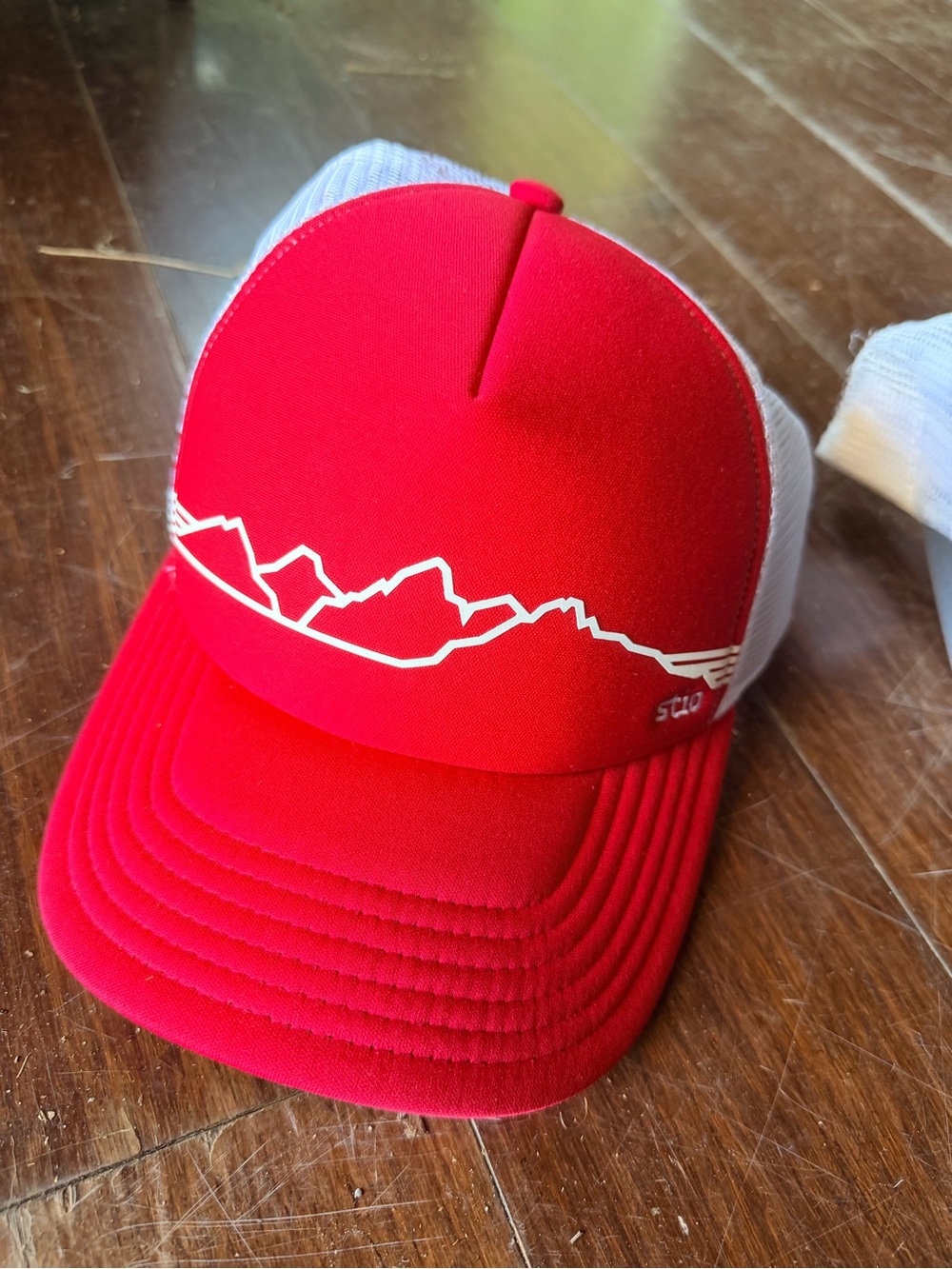 NEW Stio Red & White Mountain Graphic Trucker Hat STIO NEW HighEnd NEW
